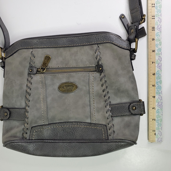 B.O.C. Born Concepts Womens Gray Buckle Shoulder Crossbody Purse 100622 - Picture 16 of 16